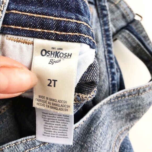 Oshkosh 2 tone blue denim overalls EUC 2T - Picture 3 of 4